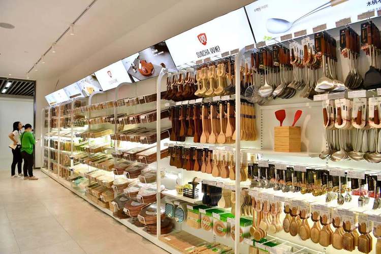 開業2小時銷售破千萬！華南地區最大日用百貨供應地迎“開門紅”，日用品銷售火爆